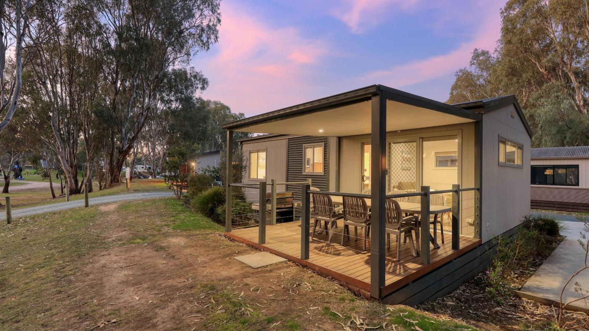 Deniliquin Riverside Caravan Park Εξωτερικό φωτογραφία