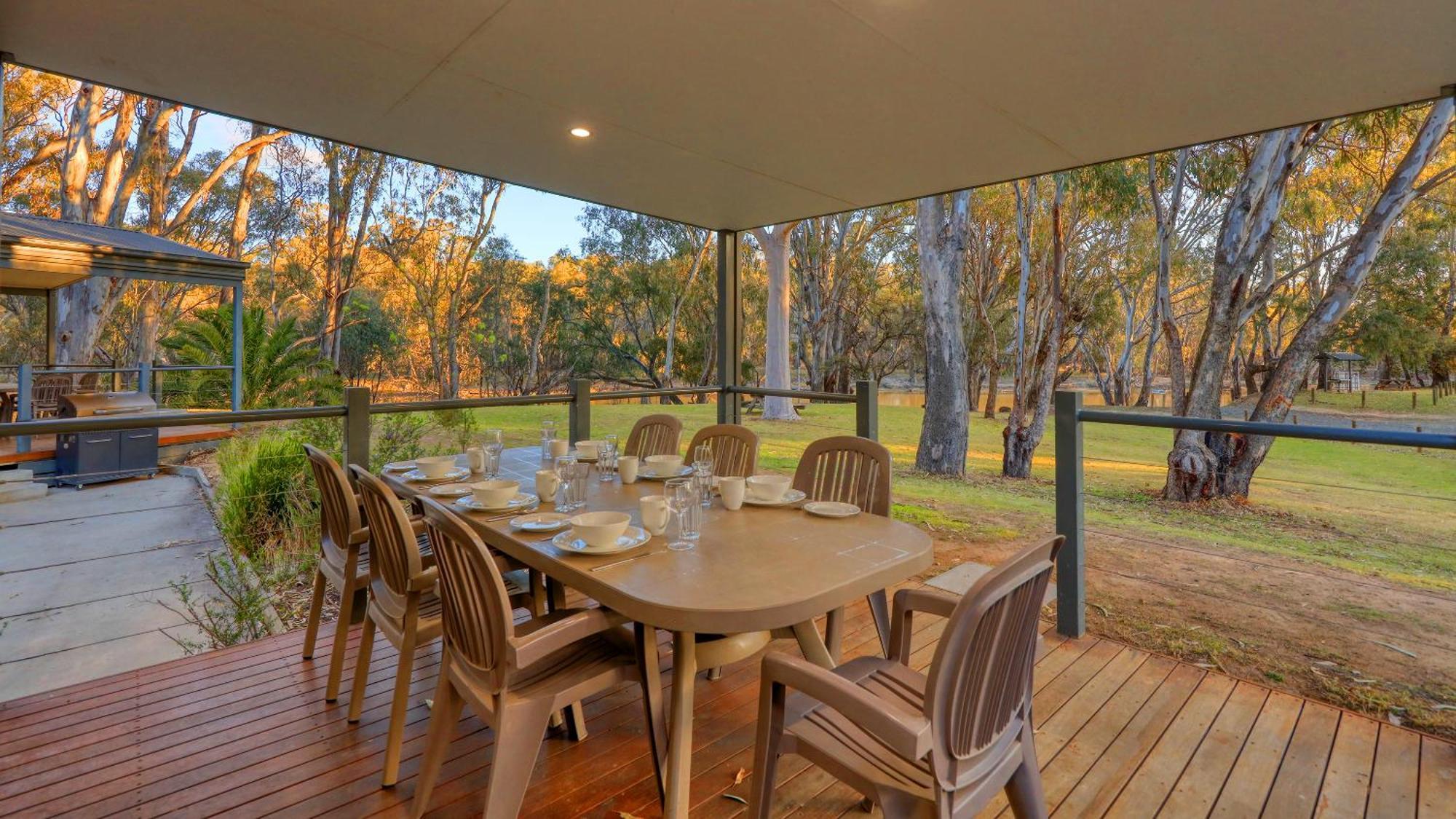 Deniliquin Riverside Caravan Park Εξωτερικό φωτογραφία