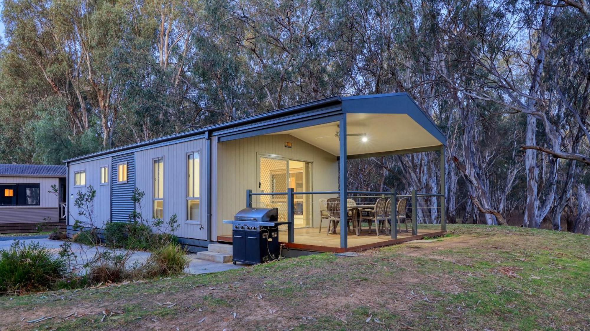Deniliquin Riverside Caravan Park Εξωτερικό φωτογραφία