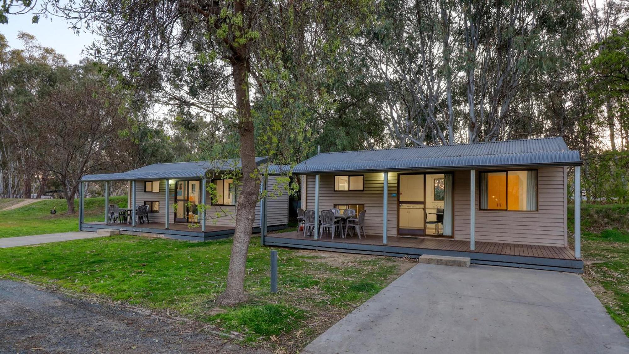 Deniliquin Riverside Caravan Park Εξωτερικό φωτογραφία