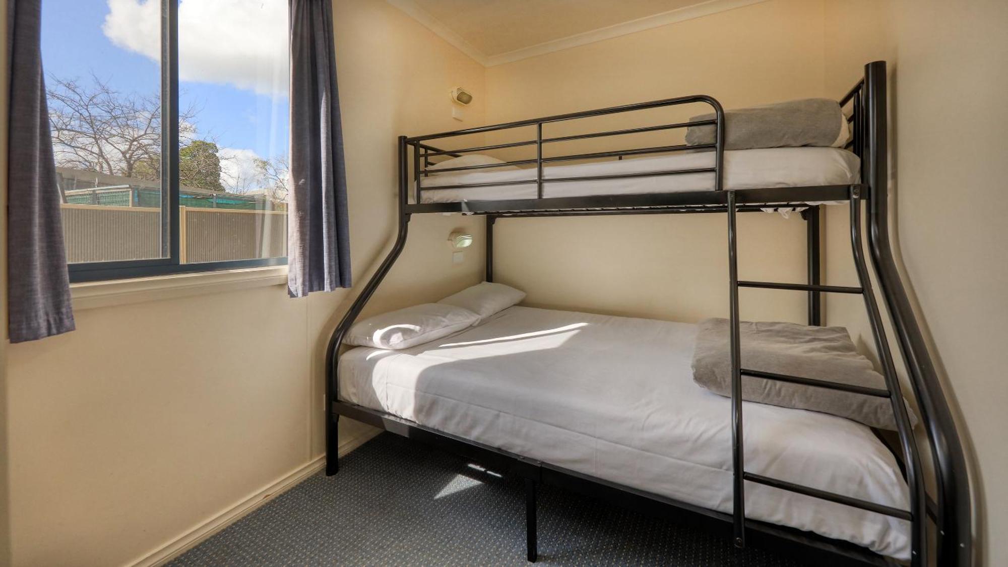 Deniliquin Riverside Caravan Park Εξωτερικό φωτογραφία