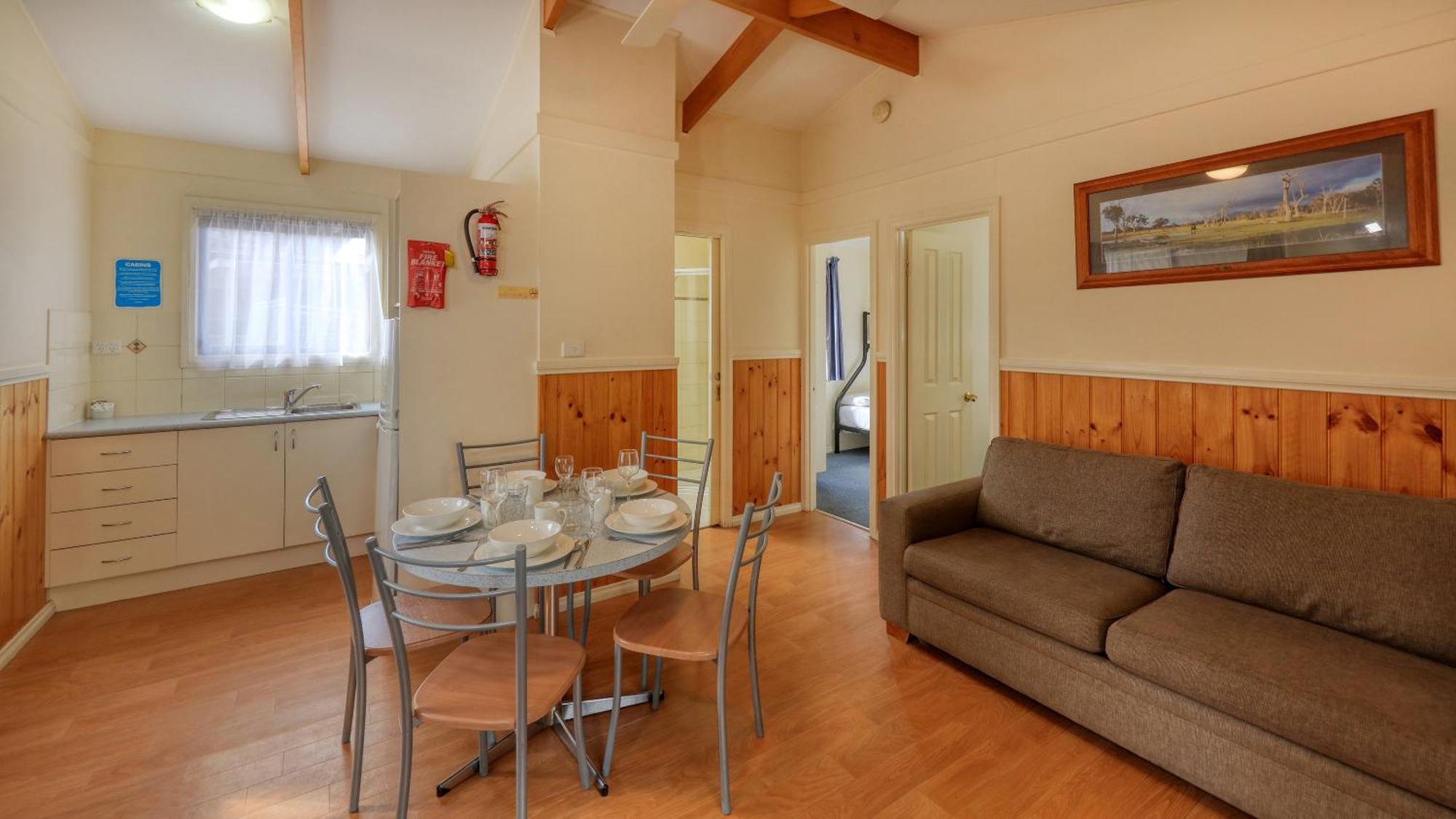 Deniliquin Riverside Caravan Park Εξωτερικό φωτογραφία